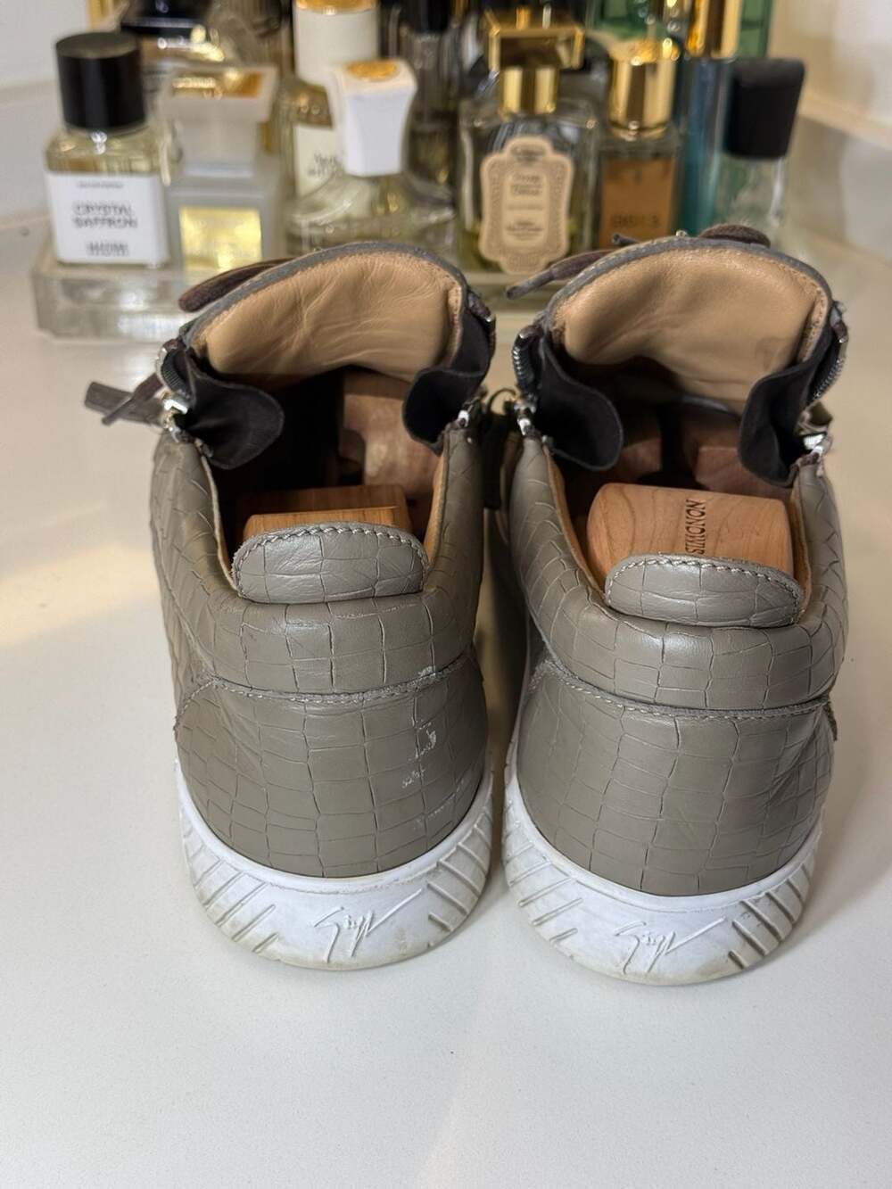 Giuseppe Zanotti Frankie Taupe Grey Croc-Embossed Double-Zip Low-Top Sneakers - Picture 6 of 9